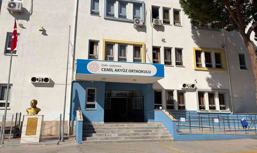 Çipli bileklik ve kameralı turnike ile velilere anlık okul takibi