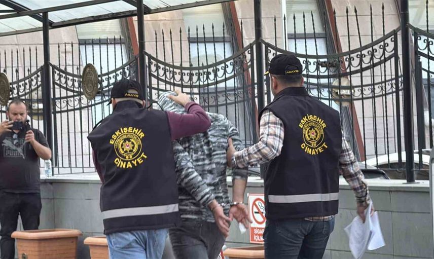 Alkollü akşam tartışması bıçaklı kavgaya dönüştü, Eskişehir'de bir kişi öldü