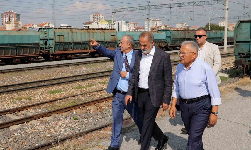 Kayseri'de ulaşım için üst düzey istişare: belediye ile TCDD yetkilileri buluştu