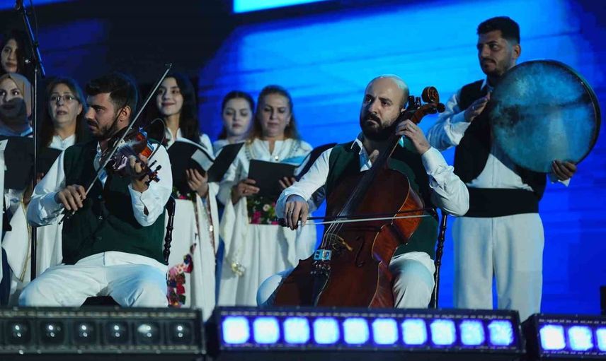 Mardin'de diller ve dinler korosu müzikle kültürel zenginliği yansıttı