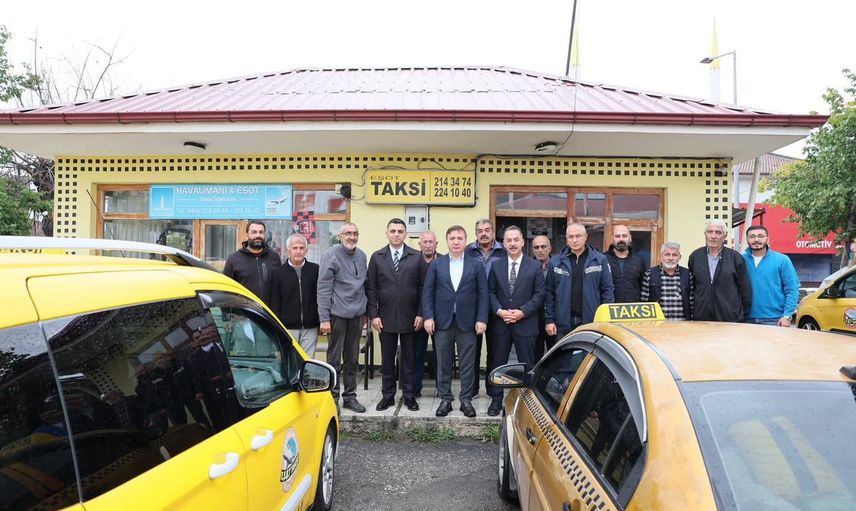 Vali sahada: Erzincan'da EŞOT taksi durağında esnafla buluşma