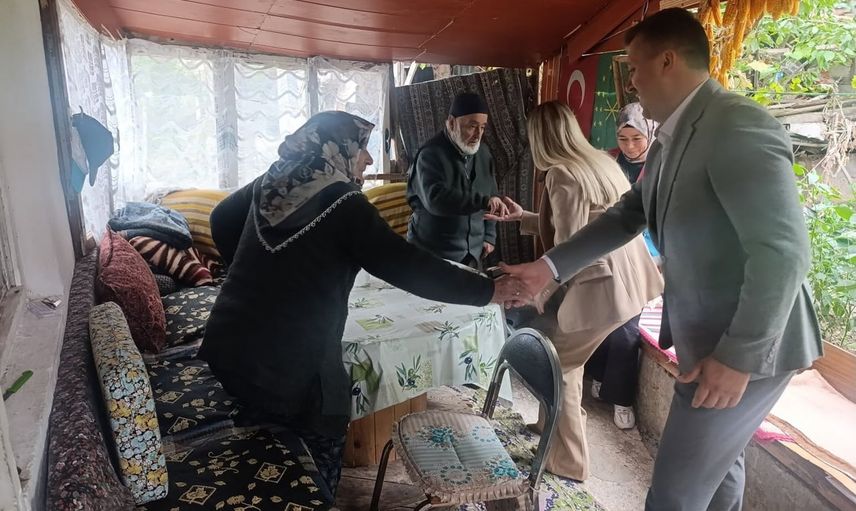 Kaymakam Serin'den yaşlılara ev ziyareti