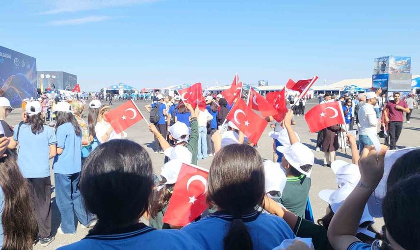 Şanlıurfa'da TEKNOFEST başladı: gökyüzü gösterileri ve aile etkinlikleri