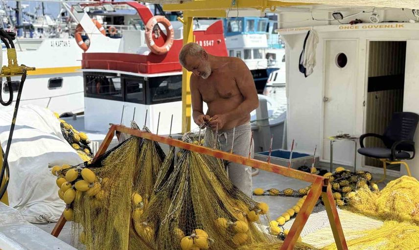 Rumeli Feneri'ndeki balıkçılar yeni sezona palamut umuduyla hazırlanıyor
