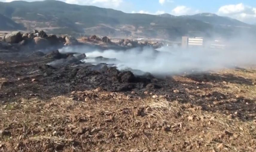 İslahiye'de vatandaşların traktör müdahalesiyle anız yangını kontrol altına alındı
