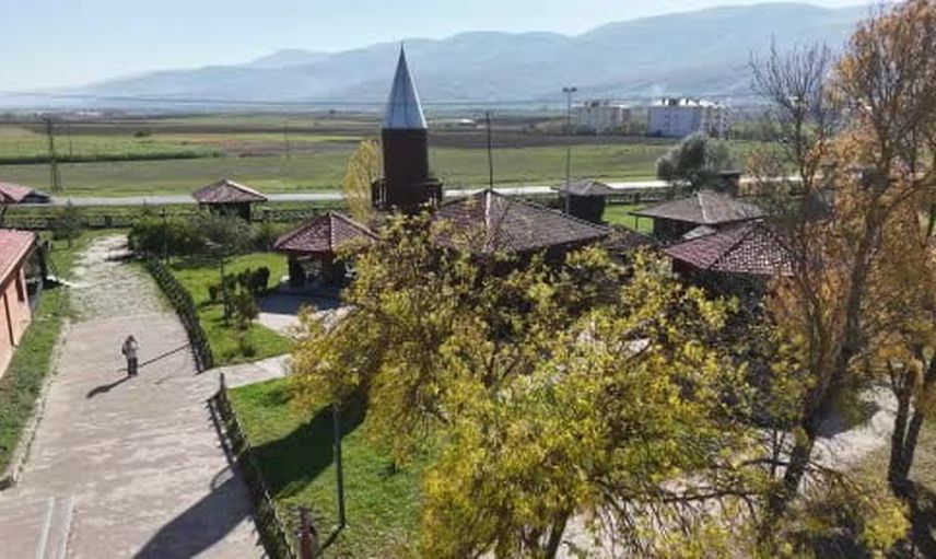 Kaymakamın kararıyla kurtarılan üç asırlık caminin müze yolculuğu
