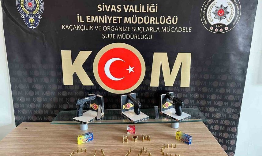 Sivas merkezli eş zamanlı operasyonda yasa dışı silah ticaretine iki tutuklama