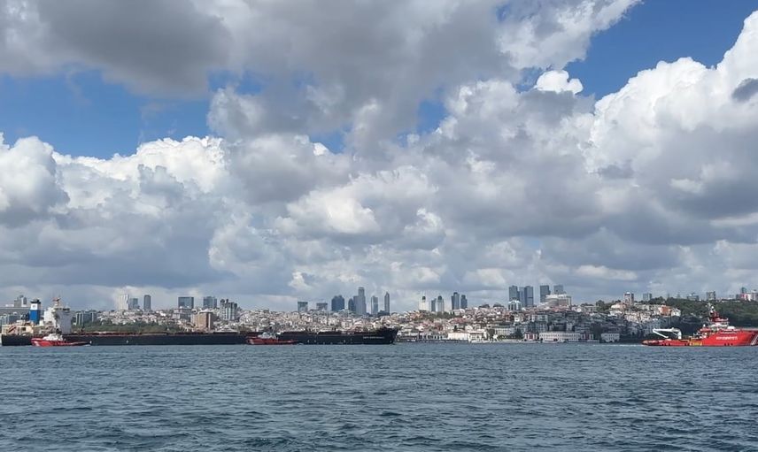 Boğazda 289 metrelik Deyi Endurance geçişi için transit trafik durduruldu