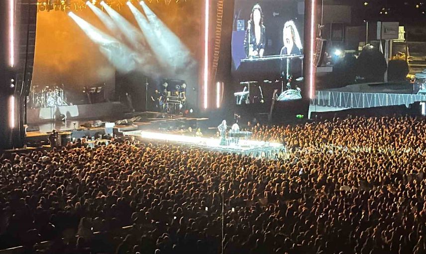 Şebnem Ferah anfaş otoparkında hayranlarıyla duygusal bir gece paylaştı