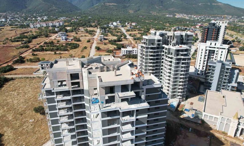 Denizli'de çatıda süren ücret eylemi avukatlı mutabakatla son buldu