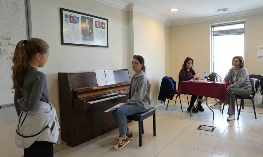 Kartal genç yetenekleriyle müziğin geleceğini şekillendiriyor