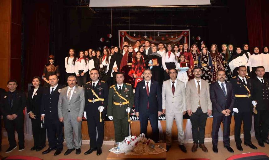 Ahlat'ta cumhuriyet coşkusu 103. yıl kutlamaları tamamlandı
