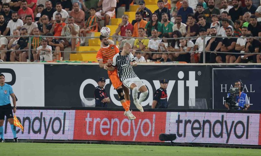 Dengeli ilk yarı Oba Stadyumu'nda: Alanyaspor ve Beşiktaş 0-0