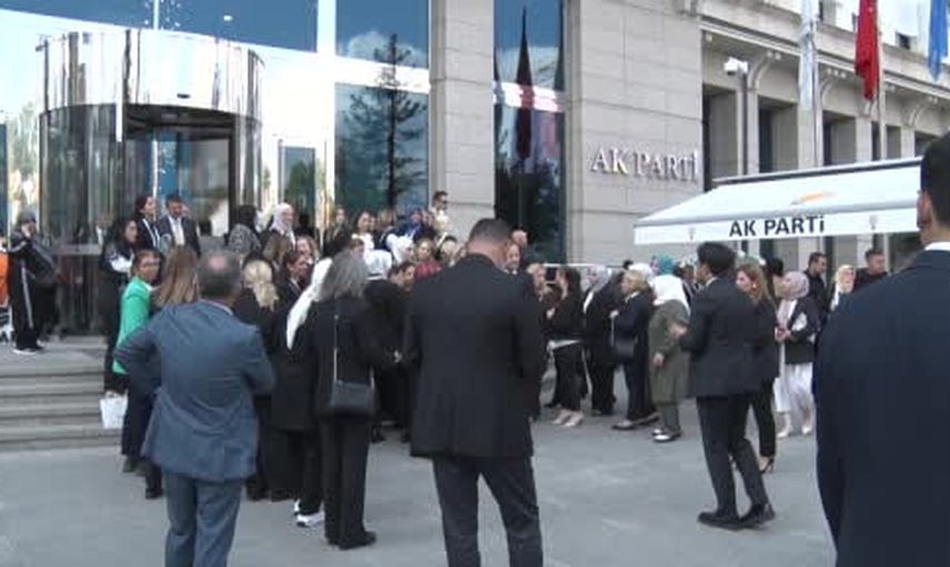 İzmir'de yeni dönem: Cemil Tugay AK Parti'ye katıldı