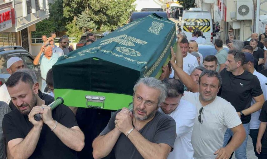 Denizde yeğenini kurtarmaya çalışırken hayatını kaybeden enişte toprağa verildi