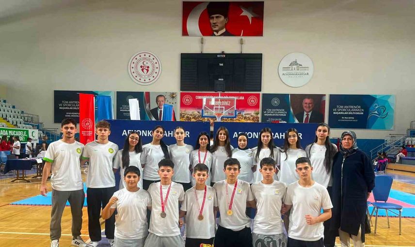 Manisa BBSK altyapısı Afyonkarahisar’da takım halinde üçüncülüğe taşıdı