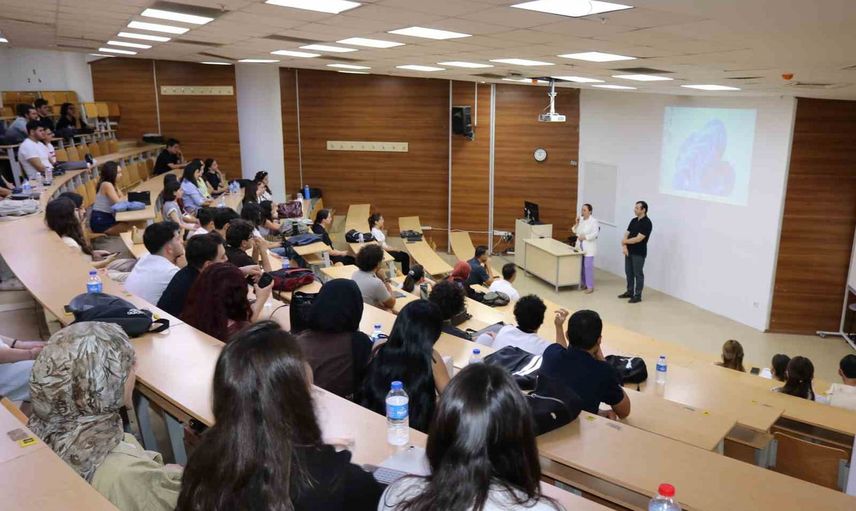 ADÜ'de oryantasyonla ikinci ve üçüncü sınıf öğrencilerinin akademik uyumu pekiştiriliyor