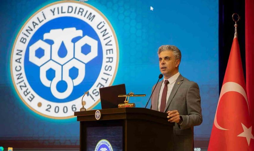 Yeni öğrenciler EBYÜ'de oryantasyonla üniversite yaşamına adım attı