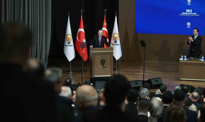 Erdoğan'dan yenilenme çağrısı: hataya düşenlerle yollar ayrılır, hizmete devam