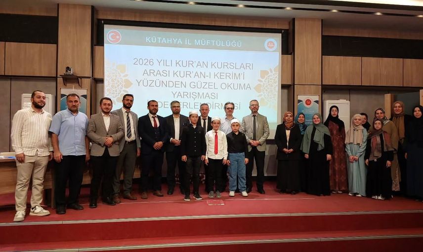 Kütahya'da genç hafızlar Kur'an tilavetiyle bölge yolunu açtı