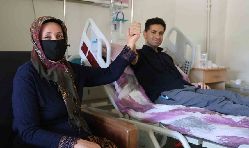 Fedakârlık için kilolarından vazgeçti: anneden oğluna canlı böbrek nakli