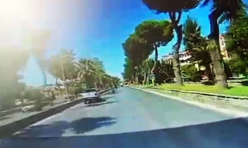 Efeler'de karşıya geçmeye çalışırken çarpılan kadın hayatını kaybetti