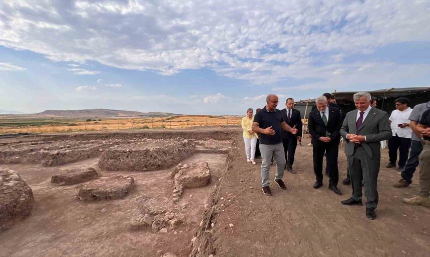 Domuztepe'de milattan önce 9000 yılına işaret eden yerleşim izleri gün yüzüne çıkıyor