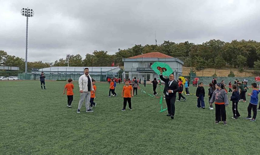 Havza'da öğrenciler gökyüzüne umut taşıdı: Gazze için barış uçurtmaları