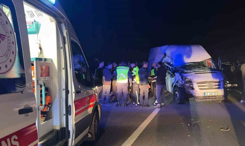 Köprüören kavşağında dört aracın karıştığı zincirleme kaza: 7 yaralı