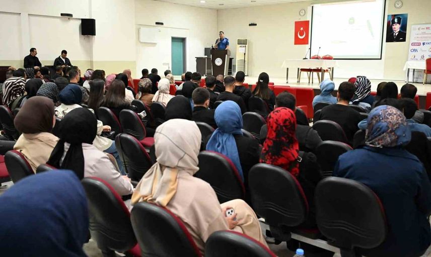 Elazığ'da okul görevlilerine uygulamalı dedektör ve güvenlik eğitimi