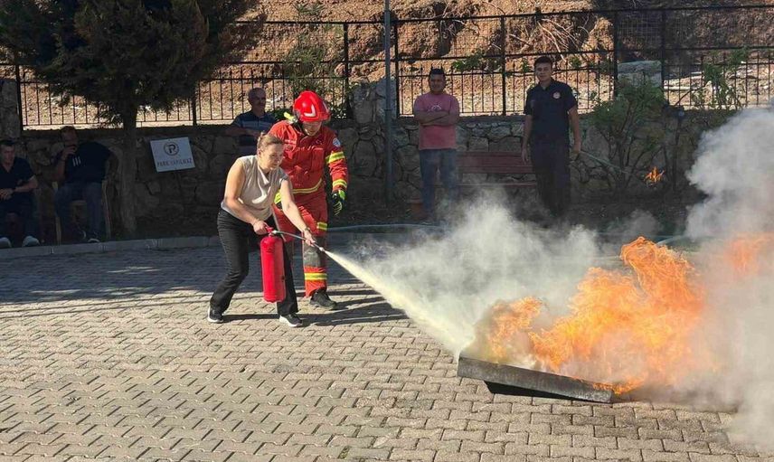 Fethiye huzurevinde personel için uygulamalı yangın güvenliği eğitimi