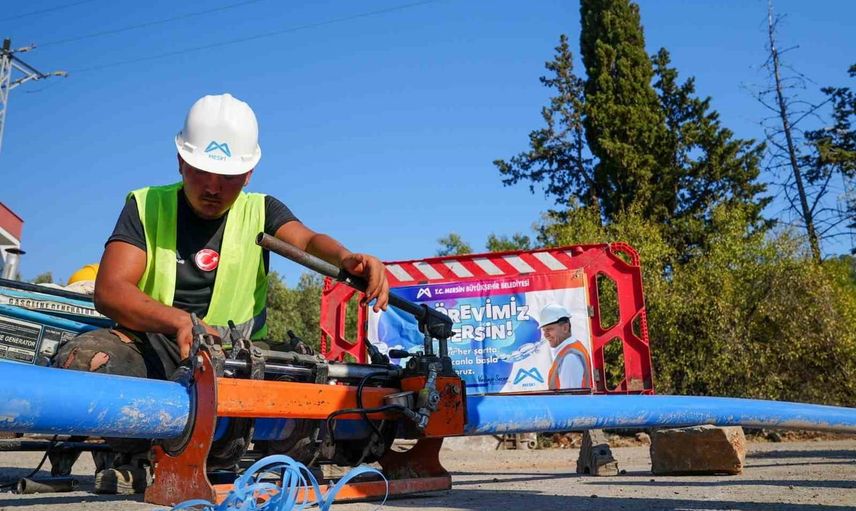Aydıncık'ta 2 bin 100 metrelik hatla su kesintileri sona erdi