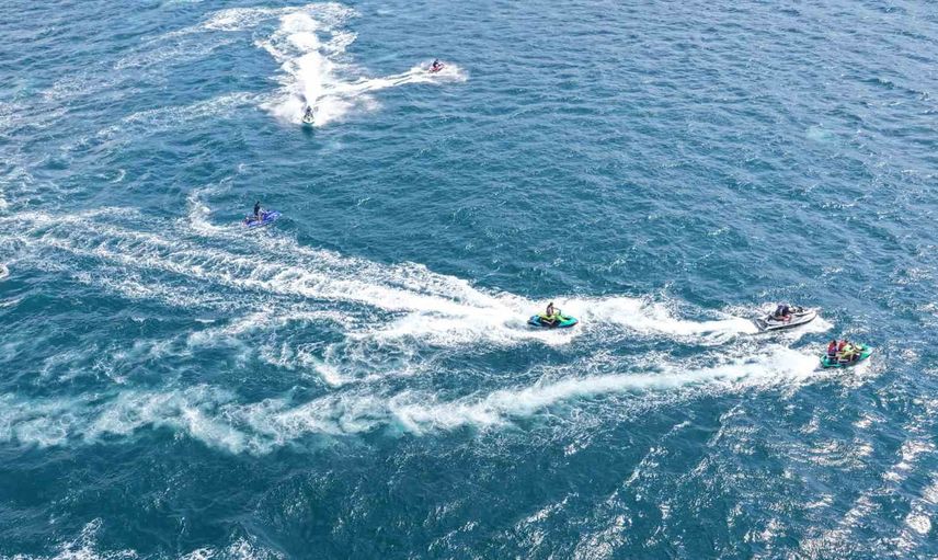 İstanbul Boğazı'nda görsel şölen: yüzlerce jet skiden yaza veda