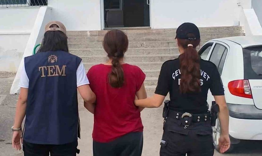 FETÖ'cü yüzbaşının ablası 10 yıl sonra örgüt üyeliğinden tutuklandı