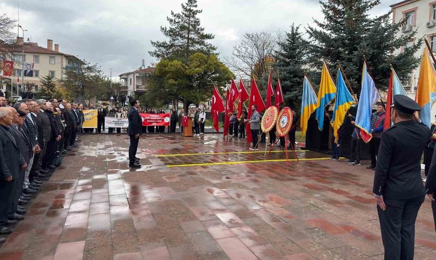 Tomarza’da 29 Ekim heyecanı kapalı salonda coşkuyla yaşandı