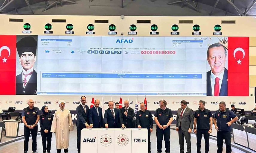 Sındırgı'da 305 konut ve 1 iş yeri noter kurasıyla sahiplerini buldu