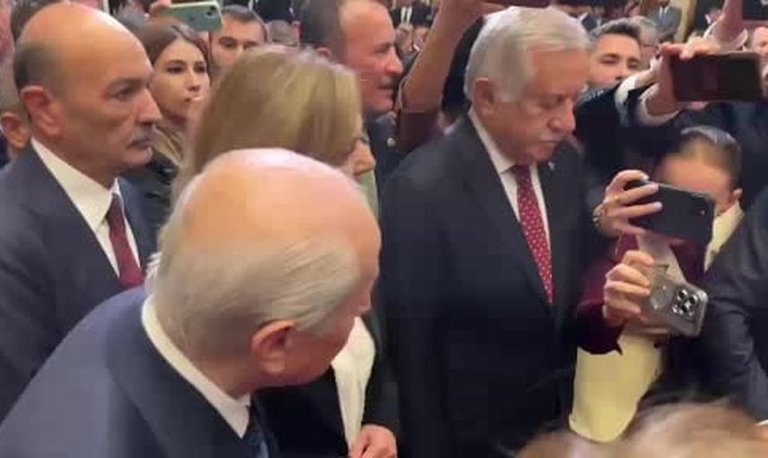 Bahçeli ile Dervişoğlu TBMM resepsiyonunda kısa selamlaştı