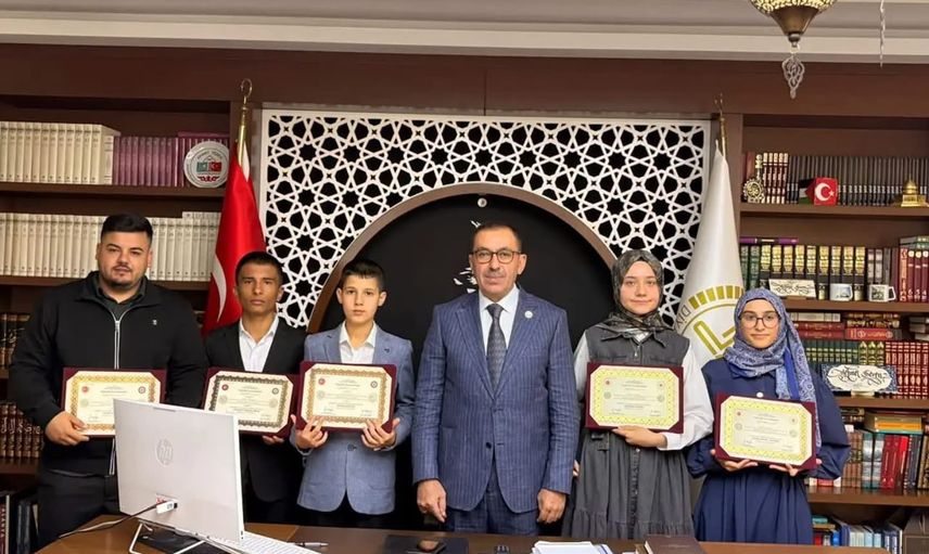 Alanya'da dört Kur'an kursundan altı hafız mezun oldu