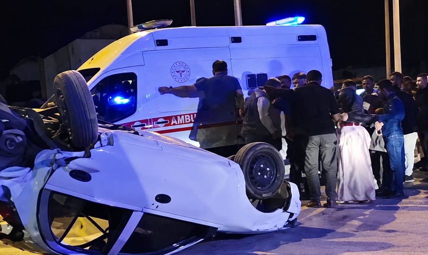 Bitlis'te düğün dönüşünde zincirleme kaza: 4 kişi yaralandı