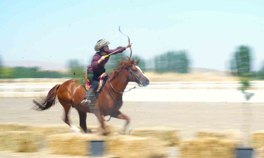 malazgirt'te atlı okçuluk finali heyecanı: