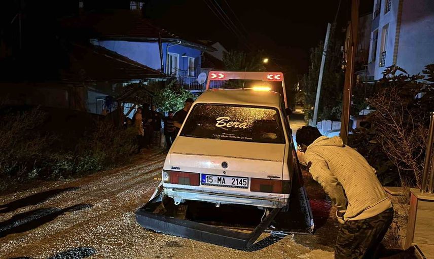 Burdur'da 1.96 promil alkollü sürücü park halindeki araçlara çarpıp kaçarken yakalandı