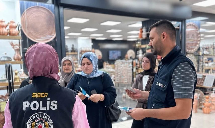 Erzincan sokaklarında siber farkındalık: 300 kişiye eğitim verildi