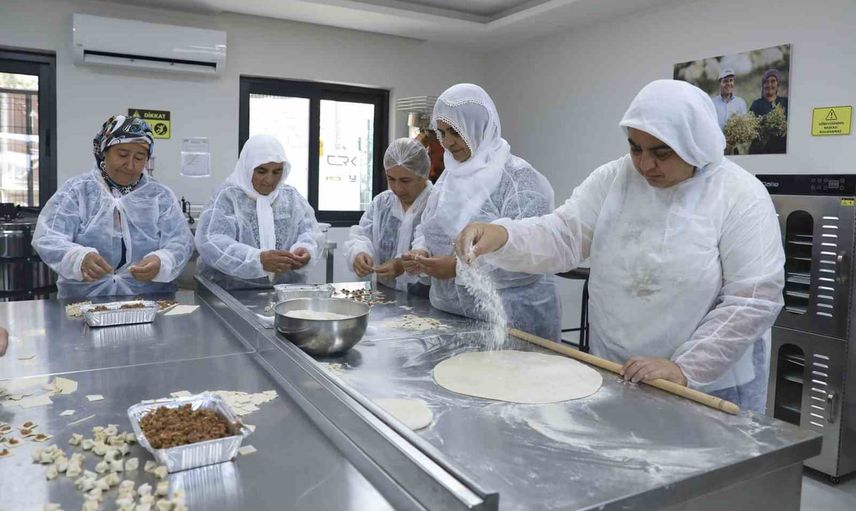 Hamzabeyli’de eski okul kadınların katma değerli üretim merkezine dönüştü