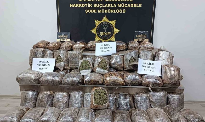 Şanlıurfa'da valizden 39 kilo 700 gram skunk çıktı, bir yolcu gözaltına alındı