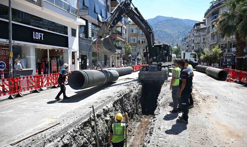 Manisa'da 25 yıllık taşkın kabusu yeni yağmur hattıyla sona eriyor