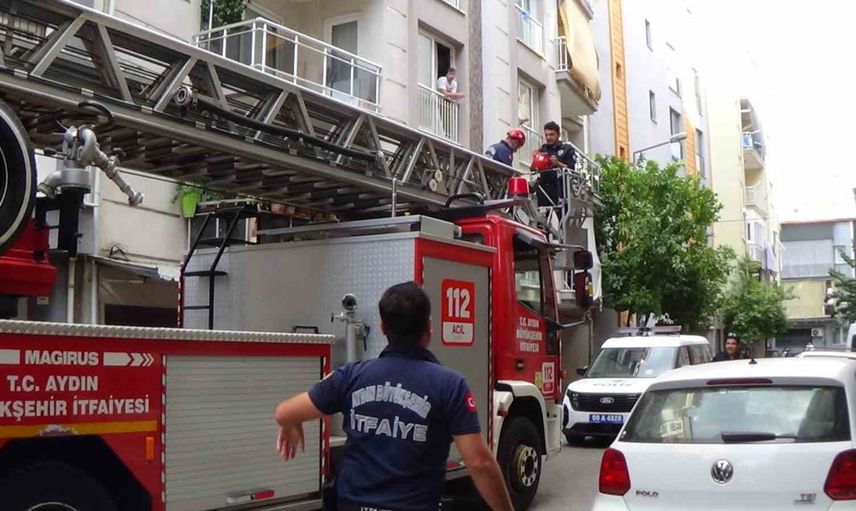 Penceredeki çocuk görüntüsü Efeler'de alarma neden oldu