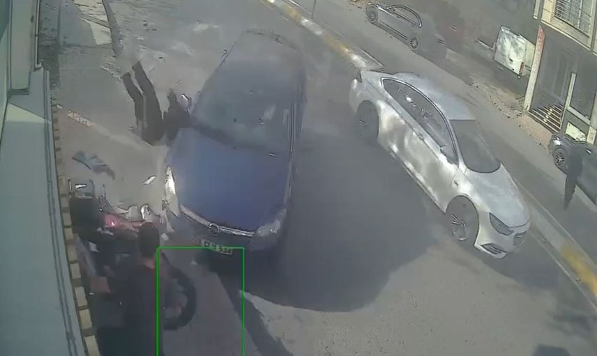 Esenyurt'ta tehlike veren yol: aynı hafta iki ağır yaralı, esnaf önlem istiyor