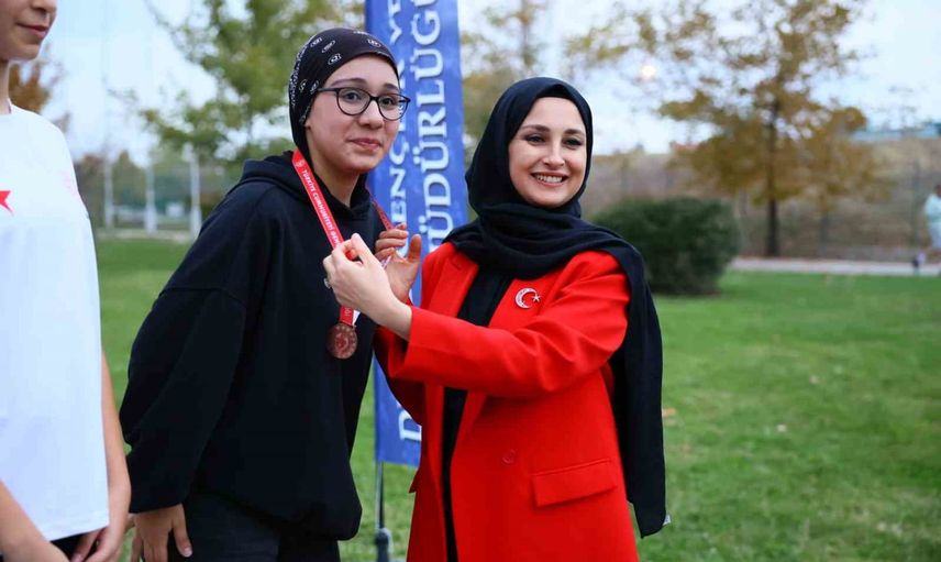 Rekor katılımla Merkezefendi'de cumhuriyet koşusu coşkusu