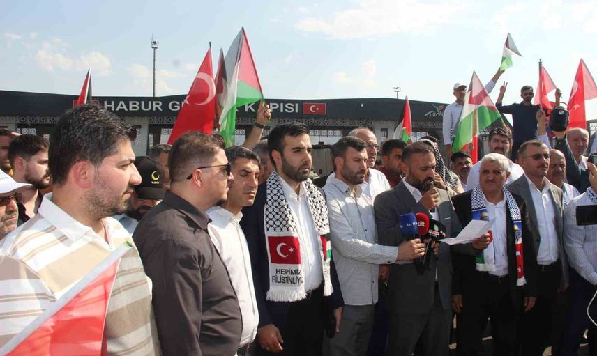 Sınırda bırakılan konvoyun yolu Habur'dan seslendi