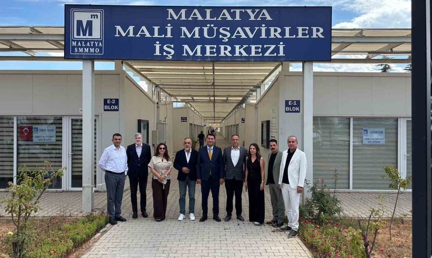 Bir masa etrafında plan: Boyraz'tan meslek odalarıyla ortak çalışma sözü